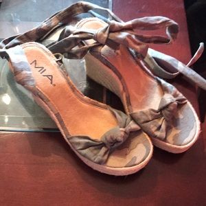 Camo Wrap Around Sandals